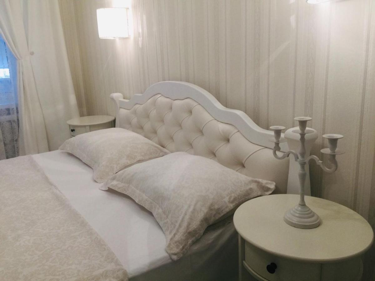 Classic Apartment Boryspilʼ Esterno foto