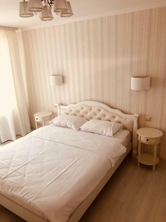 Classic Apartment Boryspilʼ Esterno foto