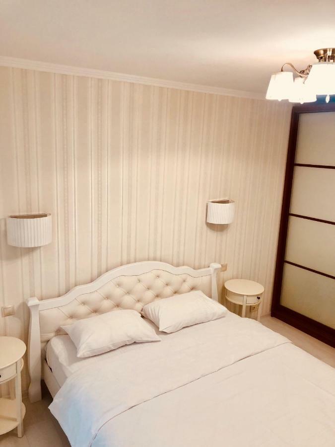 Classic Apartment Boryspilʼ Esterno foto