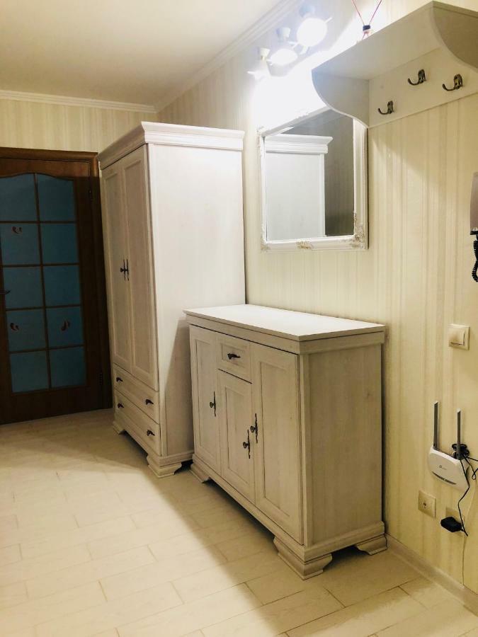 Classic Apartment Boryspilʼ Esterno foto