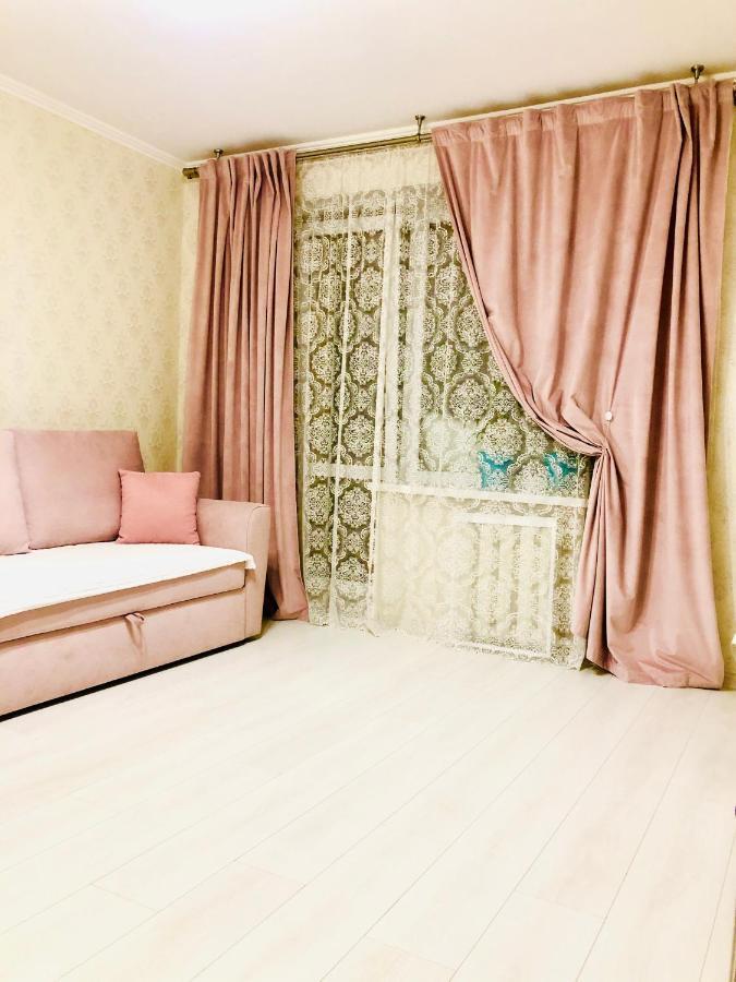 Classic Apartment Boryspilʼ Esterno foto